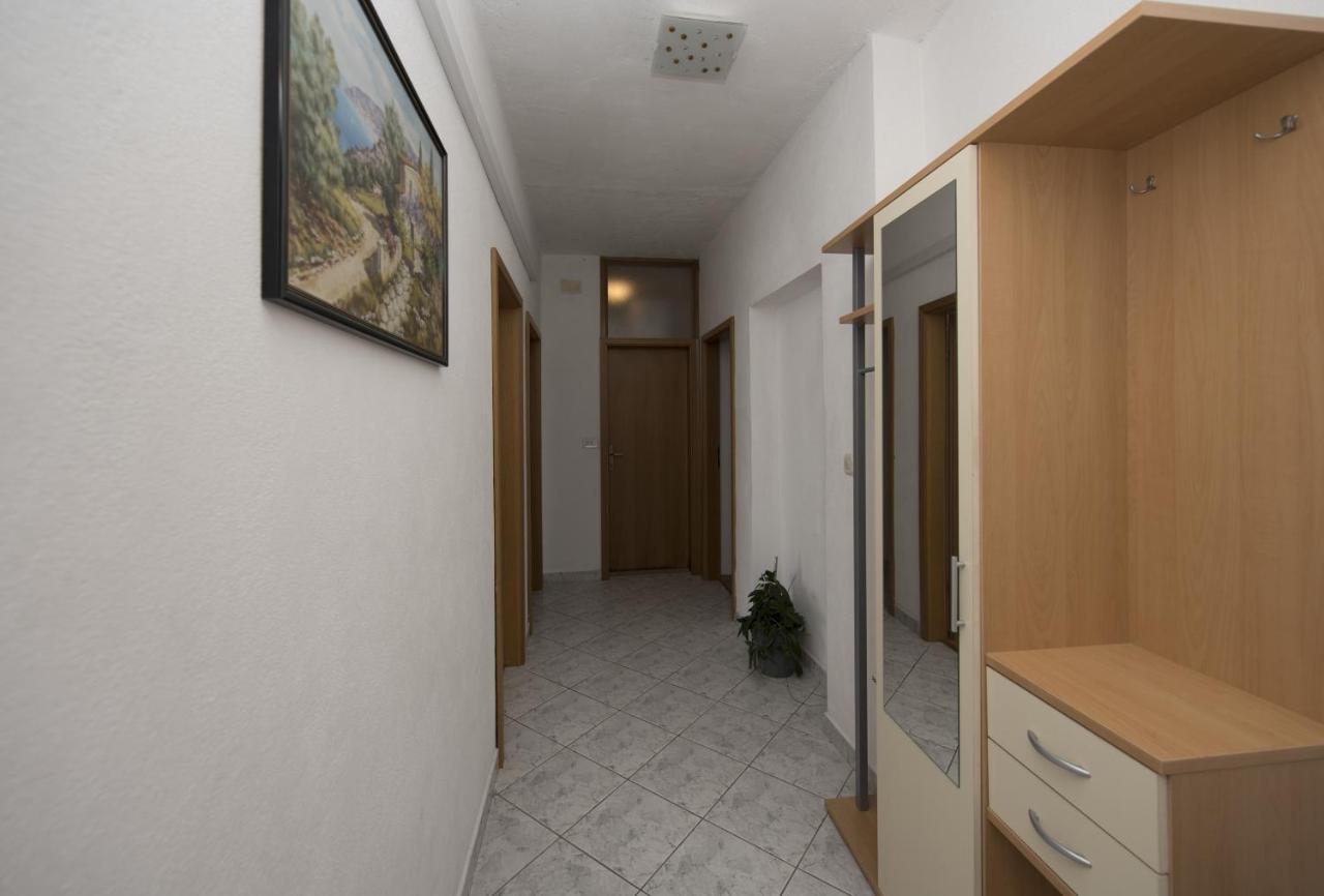 Apartments With A Parking Space Brela, Makarska - 16603 외부 사진