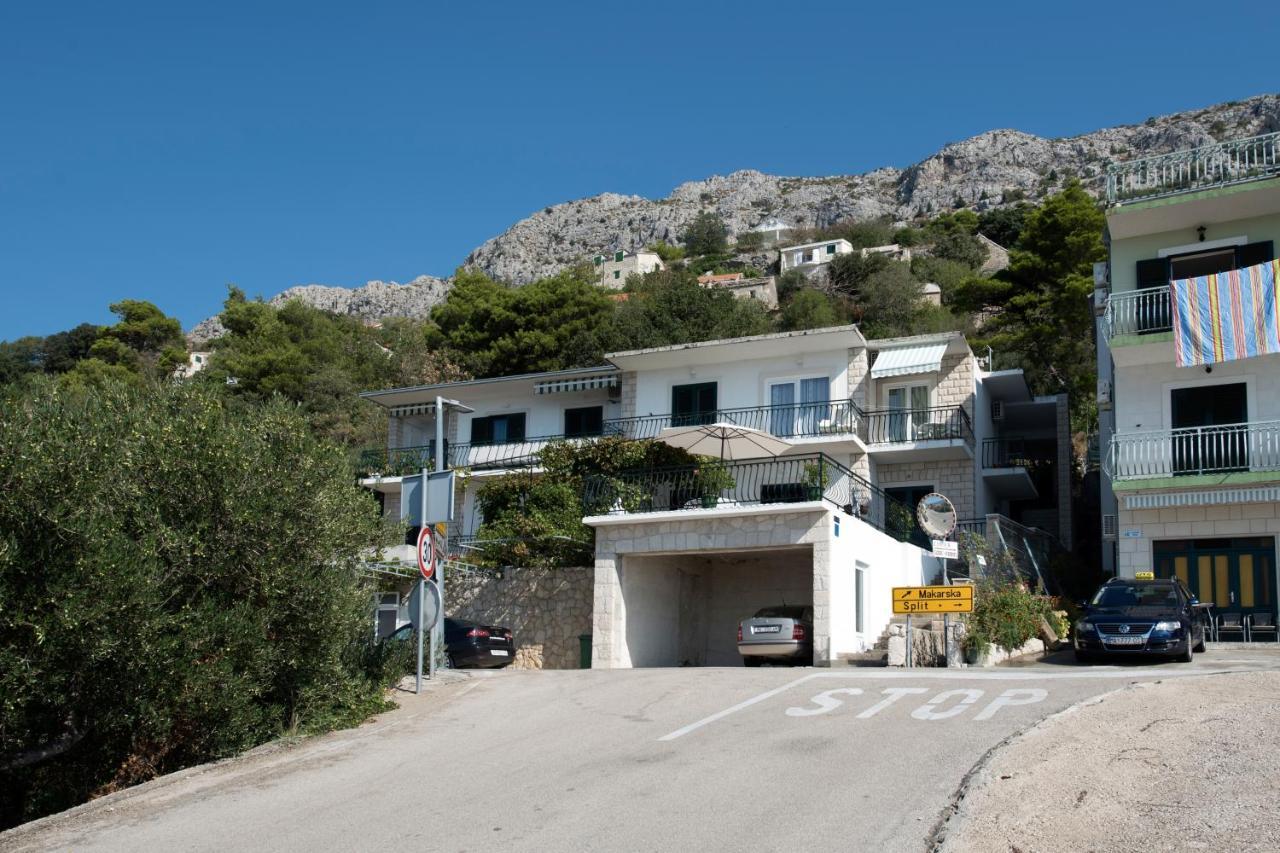 Apartments With A Parking Space Brela, Makarska - 16603 외부 사진
