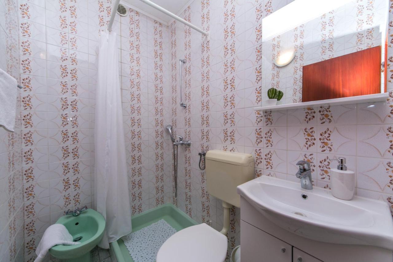 Apartments With A Parking Space Brela, Makarska - 16603 외부 사진