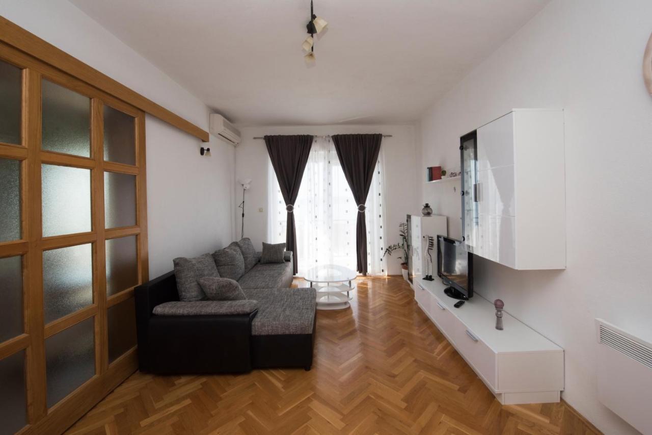 Apartments With A Parking Space Brela, Makarska - 16603 외부 사진