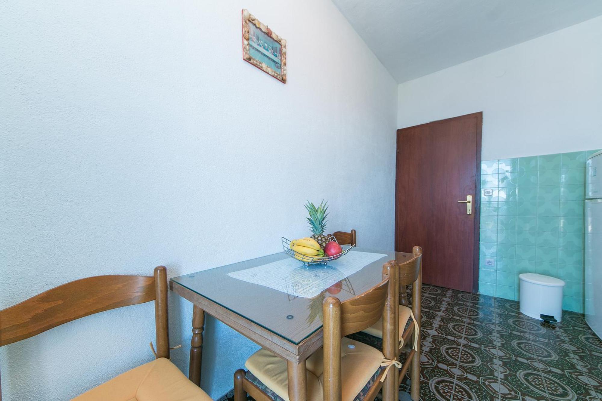 Apartments With A Parking Space Brela, Makarska - 16603 객실 사진