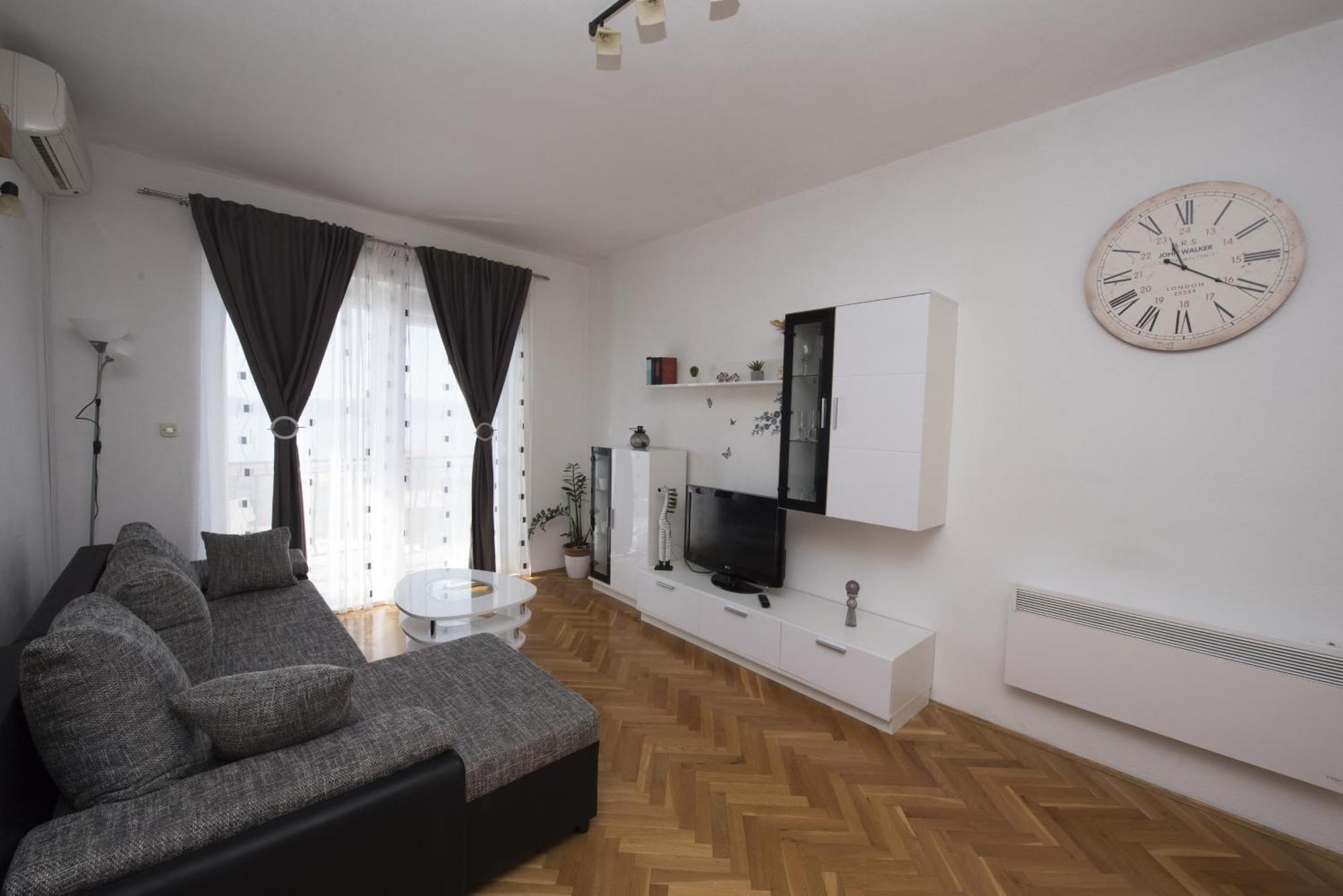 Apartments With A Parking Space Brela, Makarska - 16603 객실 사진
