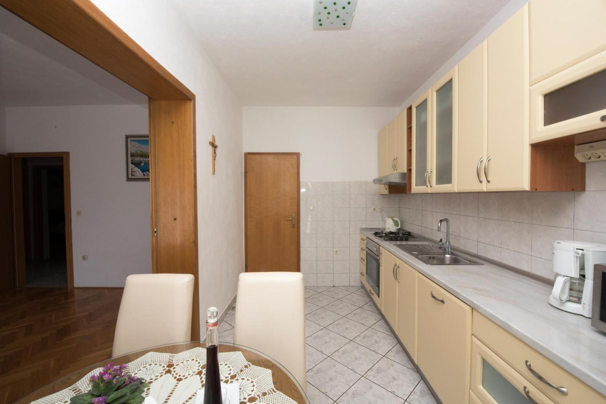 Apartments With A Parking Space Brela, Makarska - 16603 객실 사진